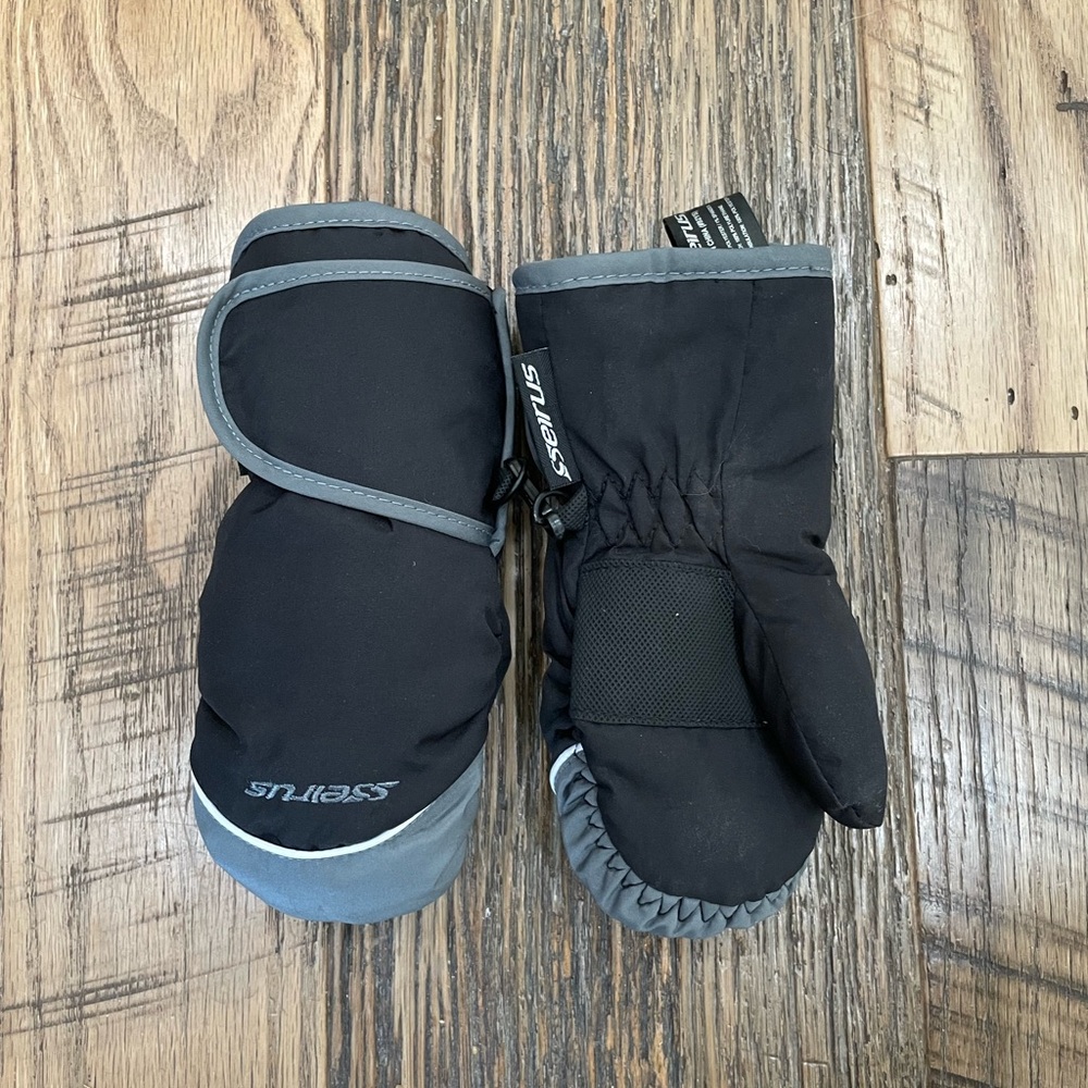 Seirus waterproof gloves mittens bot 3-4